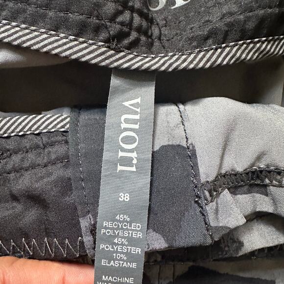 Vuori Cruise Boardshort Black Abstract Men’s Size 38 Unlined 7 1/2 Inseam - Picture 10 of 12